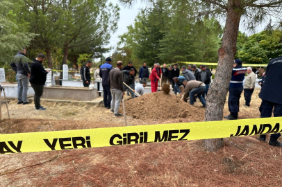 İki cenaze karıştı: Yanlış defin sonrası mezar açıldı