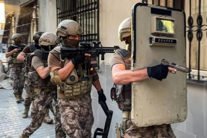 Bakan Yerlikaya duyurdu: 971 kişiyi dolandıran şebekelere operasyon