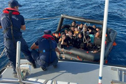 İzmir açıklarında 85 düzensiz göçmen kurtarıldı