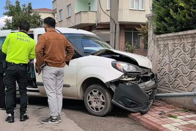 Köşede çarpıştılar, site duvarında durdular