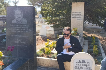 İbrahim Tatlıses, Neşet Ertaş'ın mezarını ziyaret etti