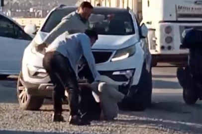 Sokak ortasında öldüresiye dayak kamerada