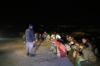 İzmir'de 30 düzensiz göçmen yakalandı