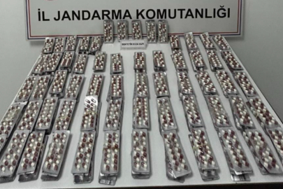 Evinden 3 bin 472 adet sentetik ecza çıktı