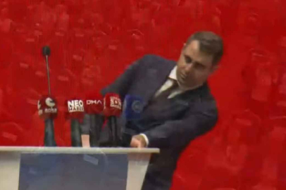 CHP İzmir'de tek aday Çağatay Güç, kürsüde bayıldı