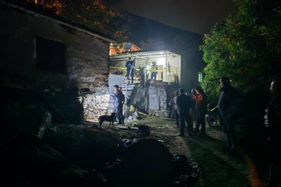 Aile faciası: Oğlunu öldürdü, eşini ağır yaraladı