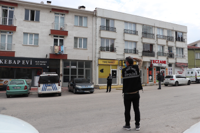 Eşinin yaşadığı binaya tüfekle ateş eden şahıs yakalandı