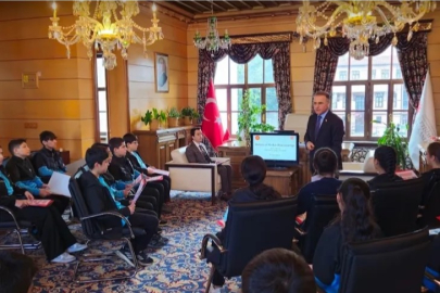 İletişim ve Medya Okuryazarlığı Dersini iletişimin merkezinde işlediler