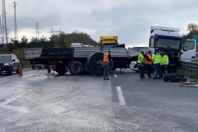 TEM Otoyolu’nda iki tır çarpıştı