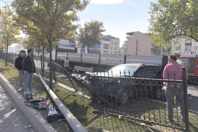 Bursa'da makas atarken ortalığı birbirine kattı