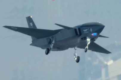 KIZILELMA MURAD 100-A AESA Atış Kontrol Radarı ile gökyüzünde