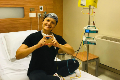 Meme kanserini 3 kez yendi: "Çiçek açmaya devam ettim"