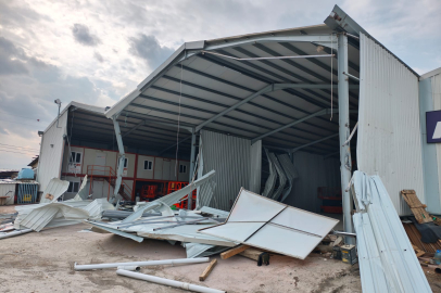 Ürünlü’de iki kaçak yapı yıkıldı