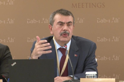 Bakan Tekin: "Sınavlarda yapay zeka destekli açık uçlu sorular olacak"