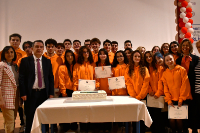 Gençlerin gönüllülük yolculuğu sertifika ile taçlandı