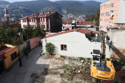 Osmangazi'de tarihi koruyan yıkım