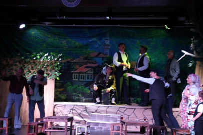 Komşu köyün delisi" yeni sezon da kapalı gişe