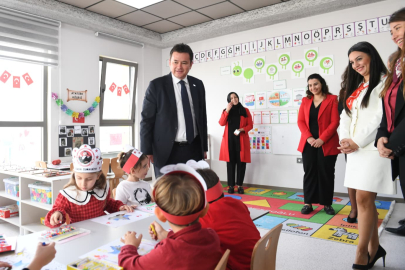 Osmangazi Belediyesi’nin kreşlerinde Cumhuriyet coşkusu