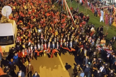 Bursa'da onbinlerce kişi Cumhuriyet coşkusuna ortak oldu