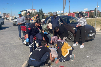 Otomobille üç tekerlekli elektrikli bisiklet çarpıştı