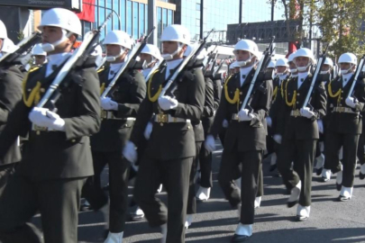 TBMM'den Birinci Meclis'e kortej yürüyüşü