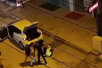 Bursa’da tartıştığı kadını yerde sürükledi: O anlar kamerada