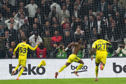 Fenerbahçe, 2-0 geriden gelerek derbiyi kazandı