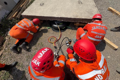 Bursa'da JAK Timleri eğitimlerine aralıksız devam ediyor