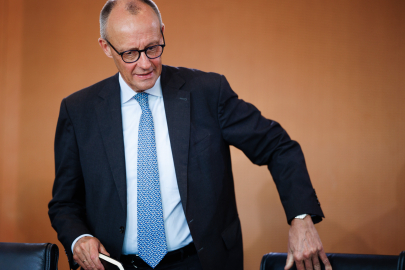 Merz, Suriye Devlet Başkanı Eş-Şara'yı Almanya'ya davet etti