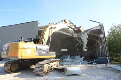 Nilüfer’de imara aykırı iki yapı yıkıldı