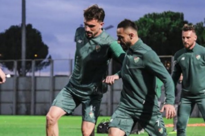 Timsah gözünü  3 puana dikti!