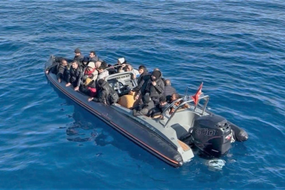 Urla açıklarında 28 düzensiz göçmen yakalandı
