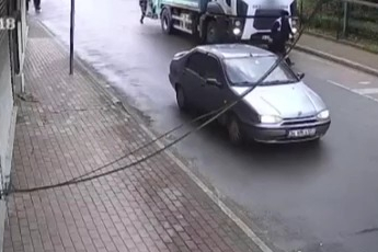 Belediye işçisinin hayatını kaybettiği korkunç kaza kamerada