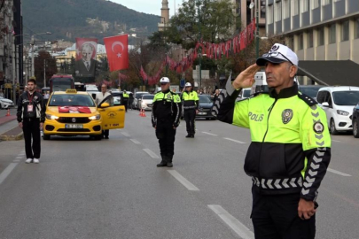 Atatürk, Bursa'da törenlerle ve duygusal anlarla anıldı
