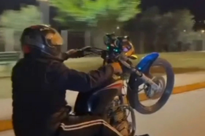 Motosikletle yaptığı şovlar ehliyetinden etti
