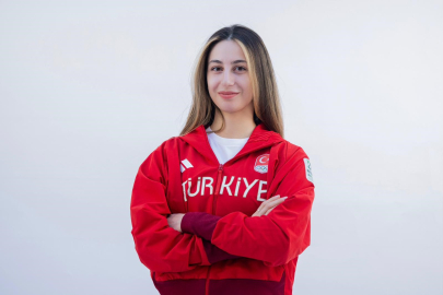 Belediyespor'lu Özge Yılmaz'dan gümüş madalya