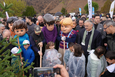 Gürsu tek yürek oldu, binlerce fidanla doldu