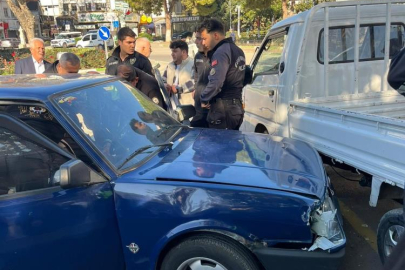 Bursa’da direksiyon hakimiyetini kaybedince kamyonete çarptı