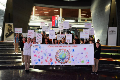 Osmangazi’de çocuklar haklarını öğrendi, pankartlarına yansıttı