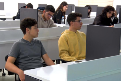 BTÜ'den Türkiye'de bir ilk: Lise öğrencileri bir ay boyunca üniversiteli oldu