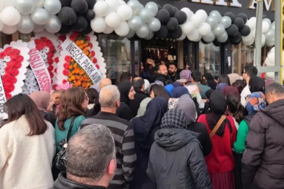 İnegöl'de 10 liralık ayakkabı ve çantalara yoğun ilgi