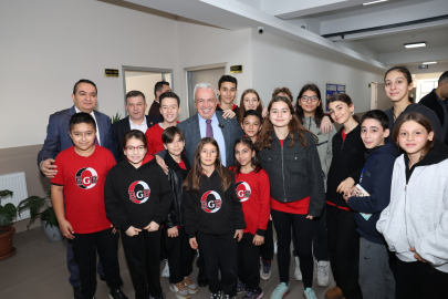 Başkan Şadi Özdemir: "Geleceği kuran öğretmenlerdir"