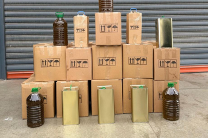 Polis ekipleri yakaladı, sahte yağlara el konuldu