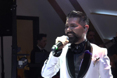 Mehmet Çevik'ten Öğretmenler Günü'nde 600 öğretmene unutulmaz konser