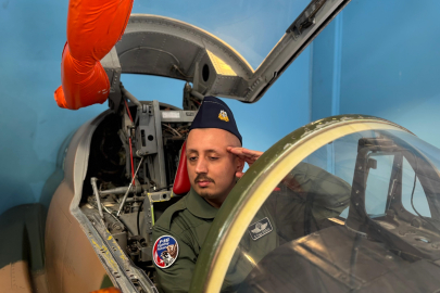 Pilot olma hayaliyle büyüyen otizmli birey Server Tolga Doğan'ın düşleri gerçek oldu