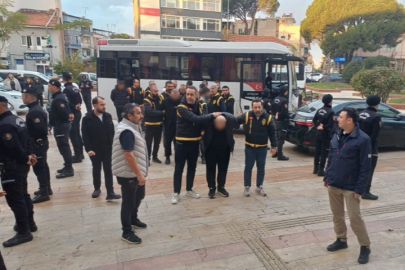 Lüks araçlar için ön ödeme vaadiyle vatandaşları dolandırdılar