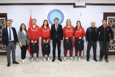Rektör Yılmaz'dan başarılı sporculara özel tebrik
