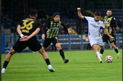 Karacabey ikinci  yarıda yıkıldı