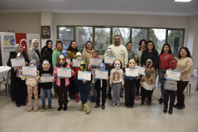 Karacabey Belediyesi'nden anne-çocuk maske boyama atölyesi