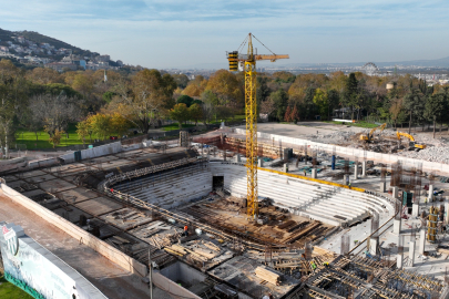 Atatürk Spor Salonu hızla yükseliyor
